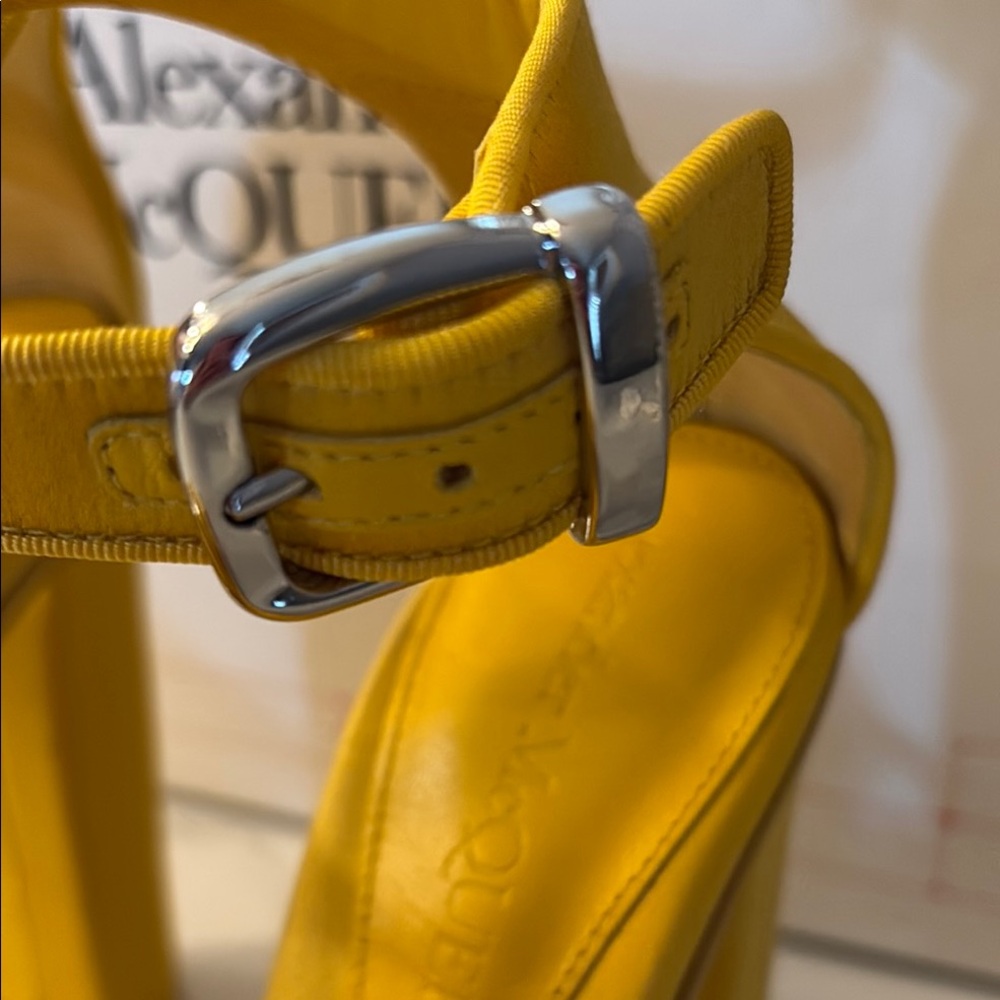 In box like new Alexander McQueen sunflower 🌻 Yellow Women's platform Sandals 39 - Picture 6 of 14